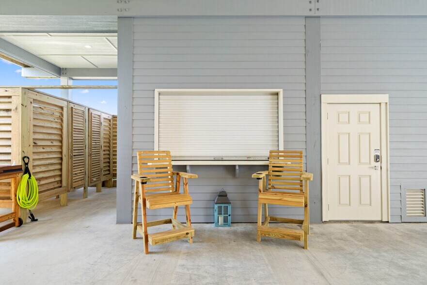 Building Photo - 867 Bowers Ln