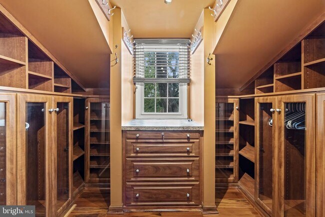 Building Photo - 79 Manor Cir