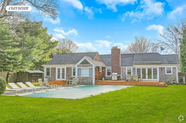 Building Photo - 36 Oak Ln