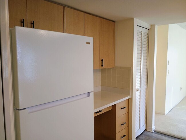Building Photo - 2 bedroom 2 bathroom Large House for rent ...