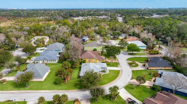 Building Photo - 11 Manderley Ln