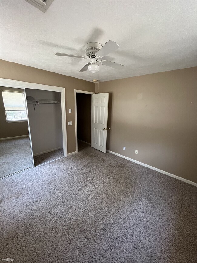 Building Photo - 2 br, 1 bath Duplex - 2 North 3rd Street