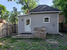 Building Photo - 423 N 8th St