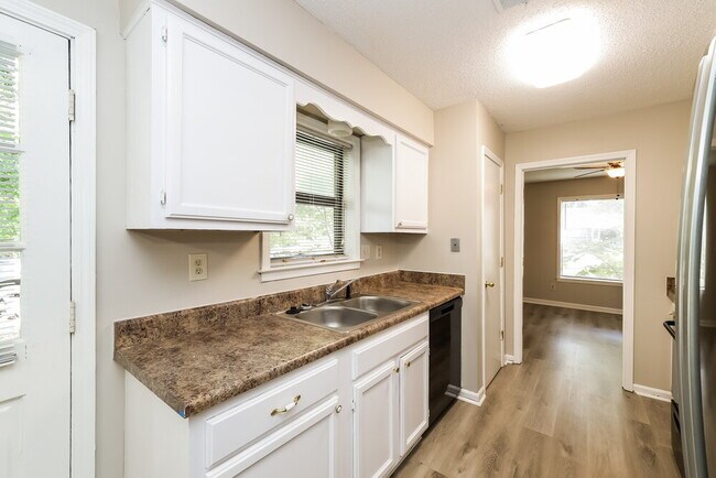 Building Photo - 8280 Shallow Rock Cove