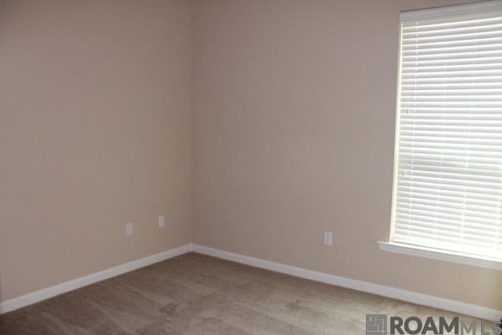 Building Photo - 37237 Market Place Drive