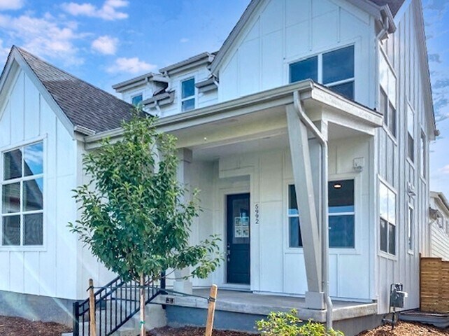 Building Photo - 5992 N Fulton St