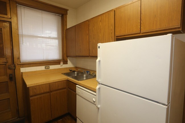 Building Photo - N. Racine