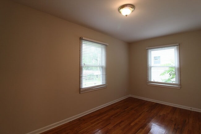 Building Photo - 2 Bedroom 1 Bath Home in Overland Park Kansas