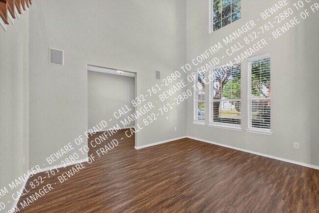 Building Photo - 12330 Red Hawk Dr