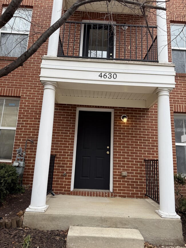 Entrance - 4630 Dillon St