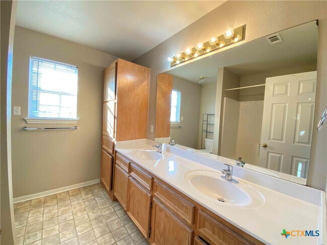 Building Photo - 3103 Yaupon Rd