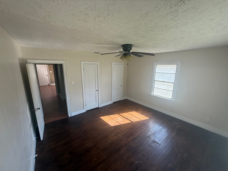 Building Photo - 418 S Jean Dr