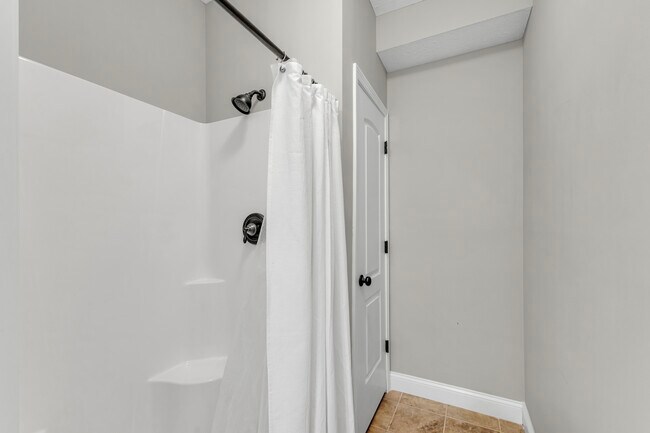 Building Photo - 345 Kenilworth Rd