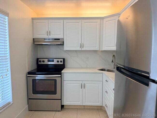 Building Photo - 5980 NW 64th Ave