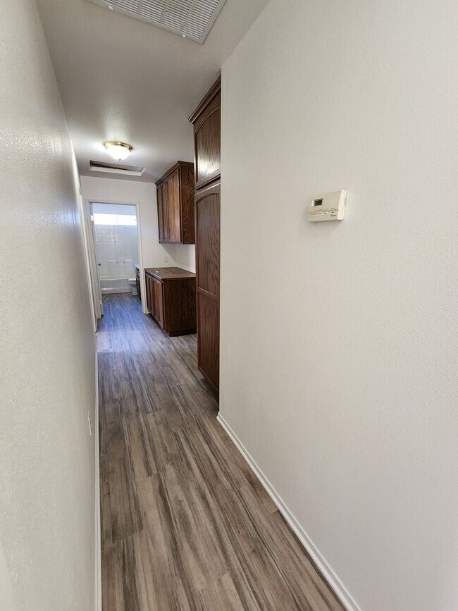 Building Photo - Charming 3 Bedroom Nipomo Home