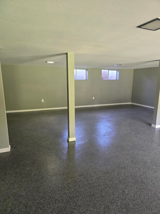 Building Photo - Charming 3-Bedroom Brick Home in Town – Newly Remodeled!