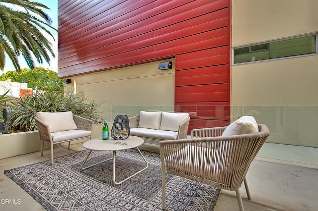 Building Photo - 133 S Los Robles Ave