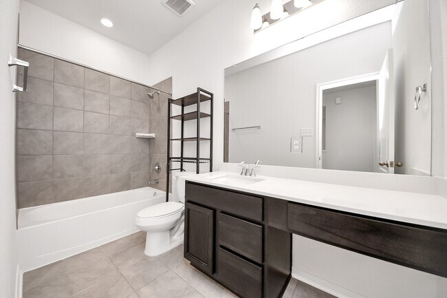 Building Photo - 22830 Brisbee Ln