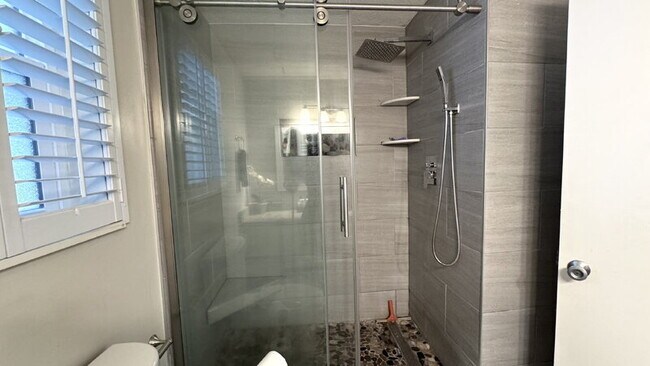 Building Photo - 1121 Clearwater Rd