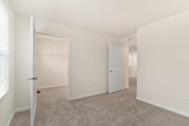 Building Photo - 660 Switchgrass Wy