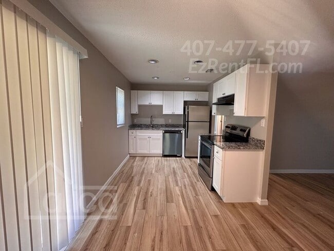 Building Photo - 2155 Aaron Ave