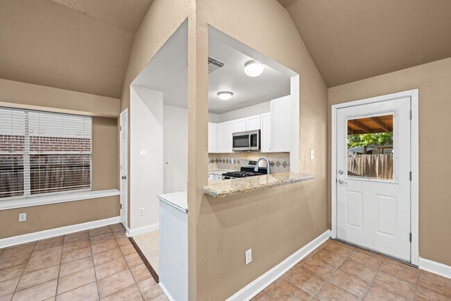 Building Photo - 12130 La Salle Oaks