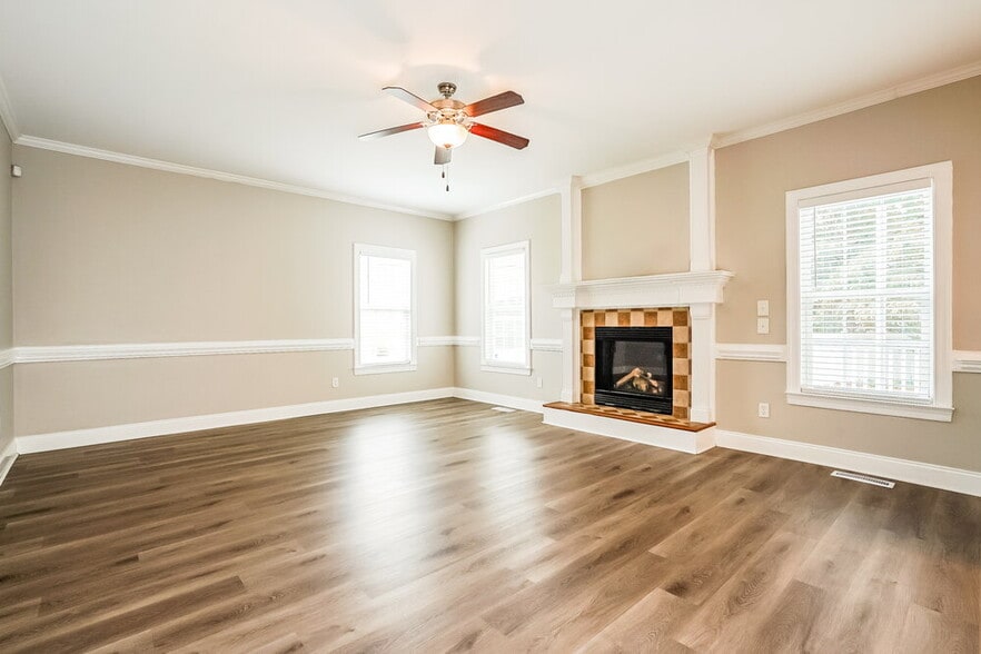 Building Photo - 221 Worthington Ct