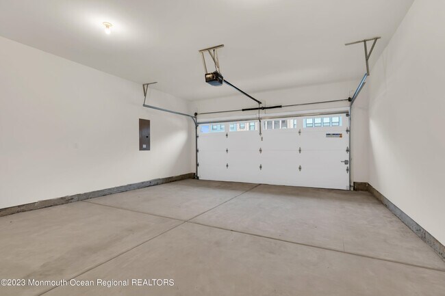 Building Photo - 5 Blaisdell Ct