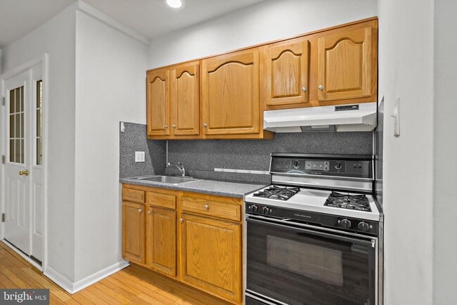 Building Photo - 1117 W Moyamensing Ave