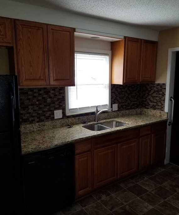 Building Photo - 14646 Trenton Rd