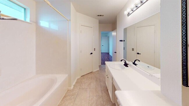 Building Photo - 15209 Mimebark Way