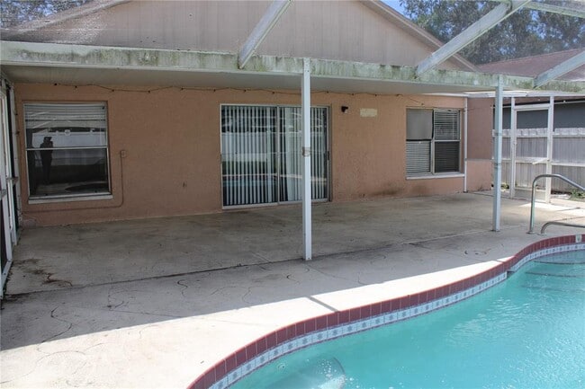 Building Photo - 11111 Bloomington Dr