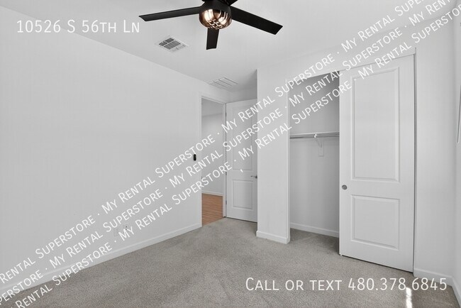 Building Photo - 10526 S 56th Ln