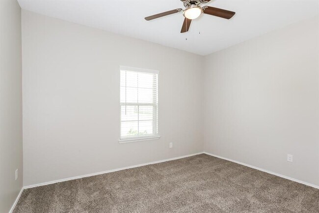 Building Photo - 2407 Georgina Falls Dr