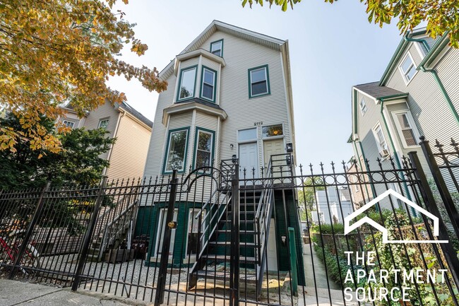 Building Photo - Spacious 4BR/2BA in Logan Square — Steps f...