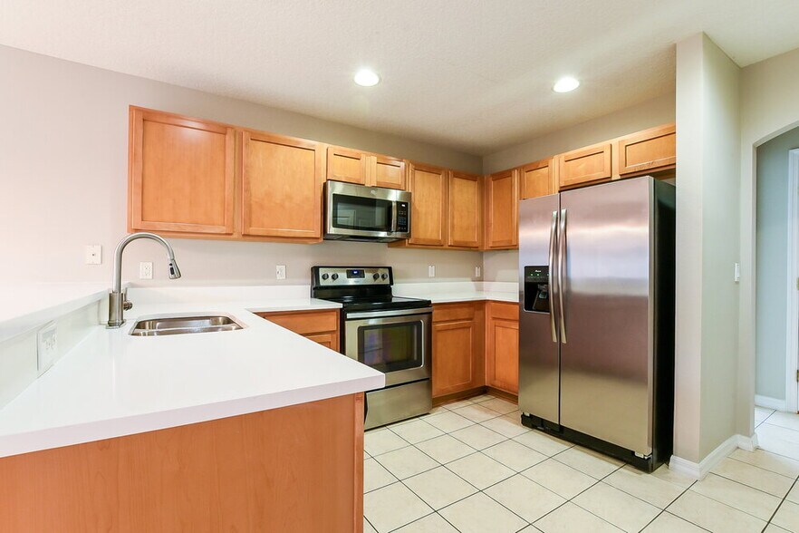 Building Photo - 1725 Portcastle Cir