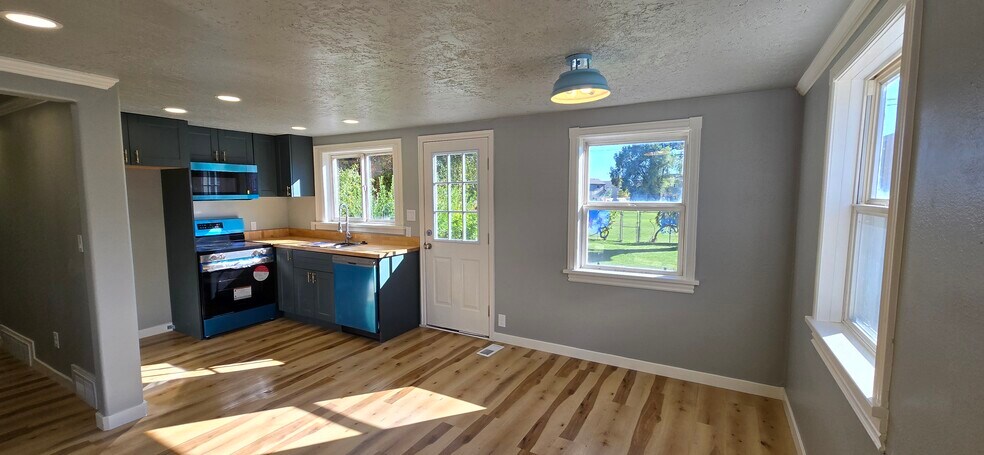 Building Photo - 351 Washington Ave