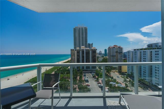 Building Photo - 6515 Collins Ave