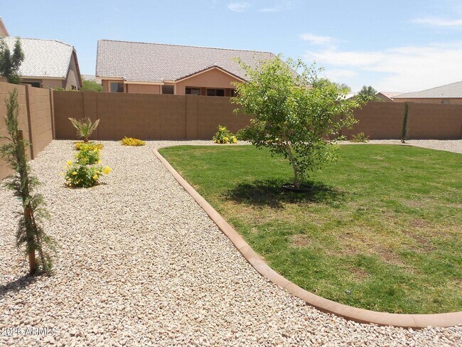 Building Photo - 1629 E Prickly Pear Pl