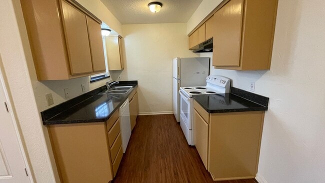 Building Photo - Nice Four plex unit upstairs in Irving.