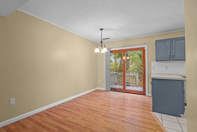 Building Photo - 61 Kathy Dr