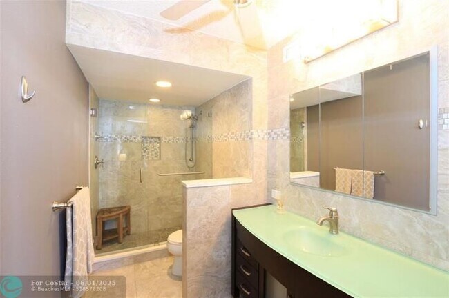 Building Photo - 9940 S Ocean Dr