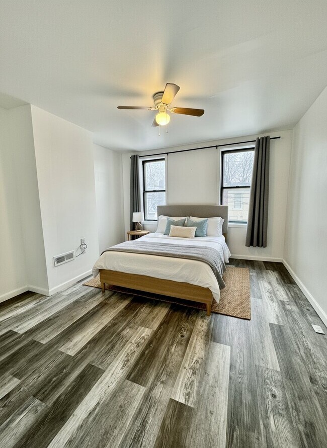 Building Photo - 1828 E Orleans St