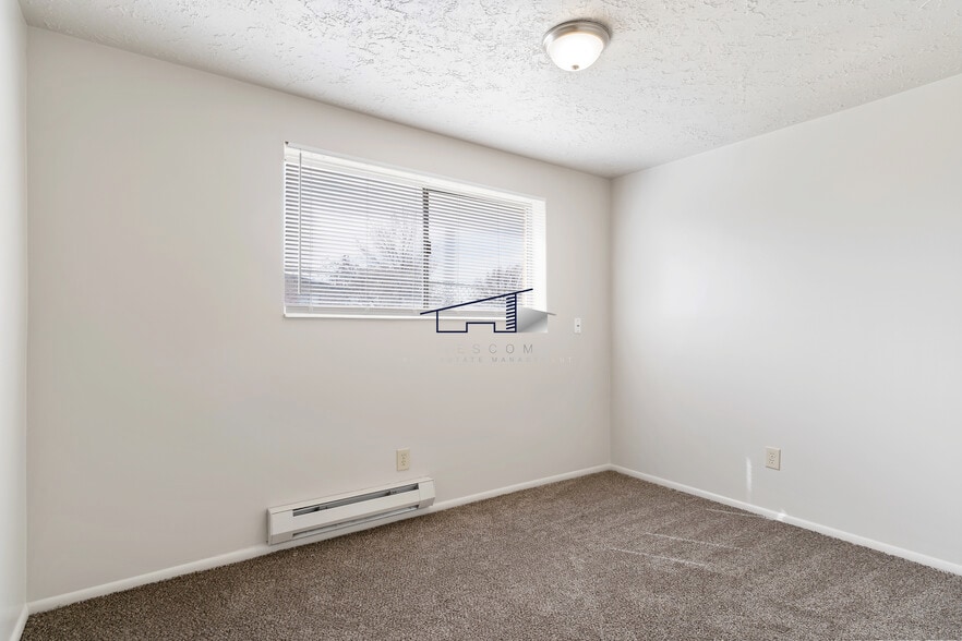Building Photo - 5858 S 2000 W