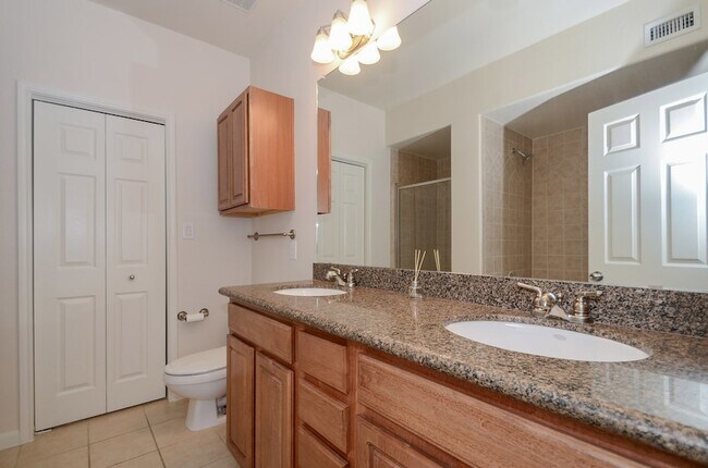 Building Photo - 9200 Westheimer Rd