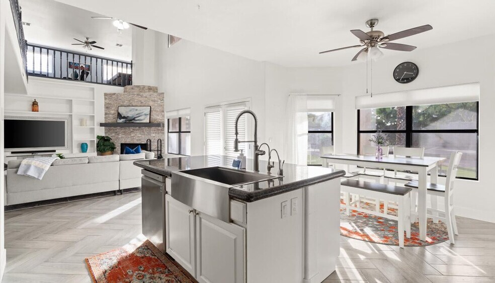 Building Photo - 11264 N 128th Pl