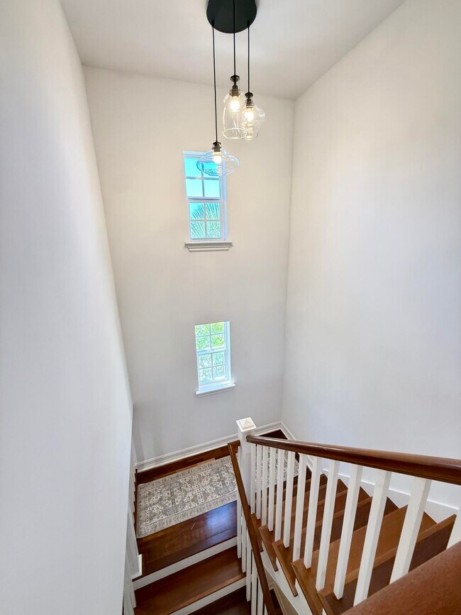 Building Photo - 319 Flamingo Dr