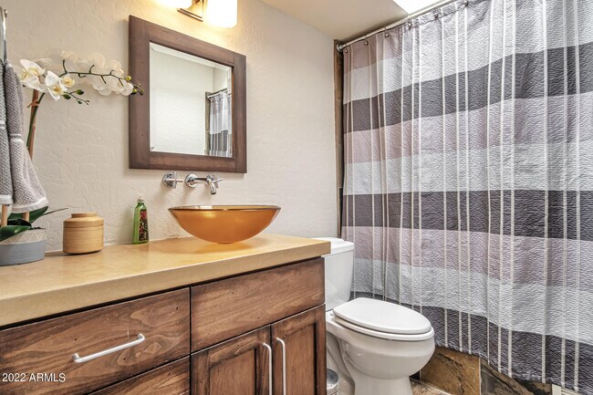 Building Photo - 7318 E Palo Verde Dr