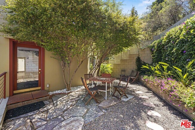 Building Photo - 2222 Bancroft Ave