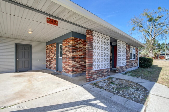 Building Photo - 748 Foxbriar Cove